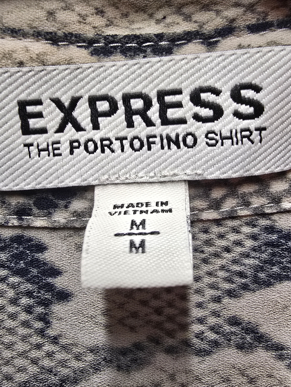 Express Portofino Womens Medium Button Blouse Shirt White Gray Snake Skin Print - Picture 3 of 4